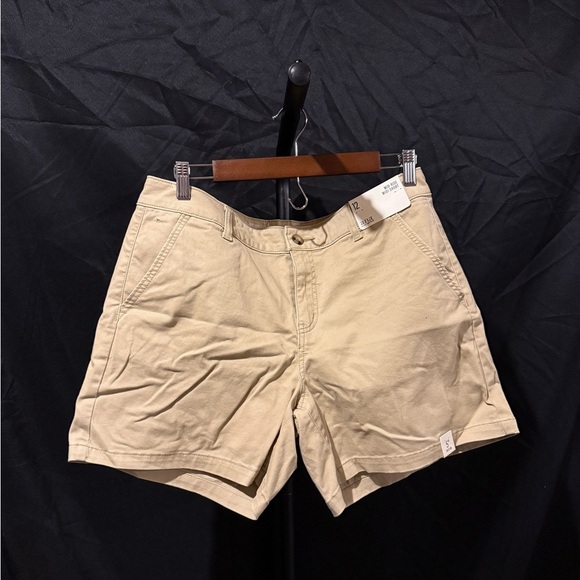 A.n.a. Womens size 12 Khaki 5” inseam Shorts - Picture 1 of 6